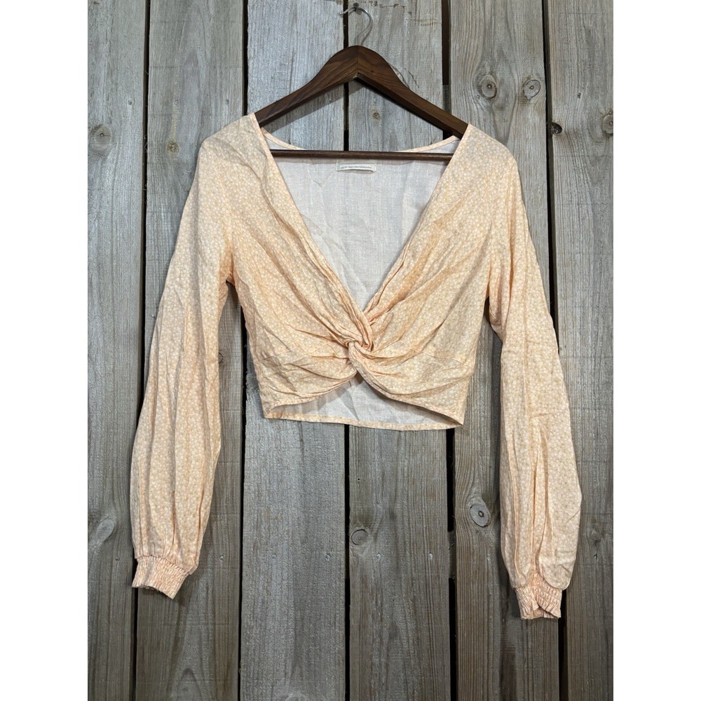 Urban Outfitters XS Peach Floral Twist Front Cropped Top‎